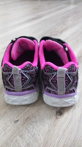 26 Beden çeşitli Renk 26,5 numara orjinal skechers