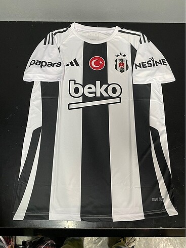 Beşiktaş 24-25 Sezonu Çubuklu Forması