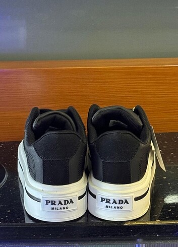 Prada MİLANO