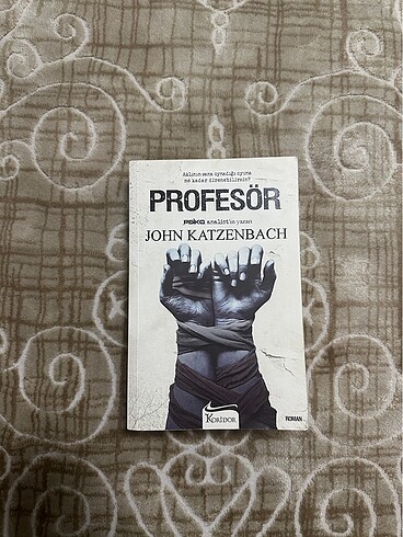 Profesör / John Katzenbach