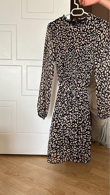Leopar desenli elbise