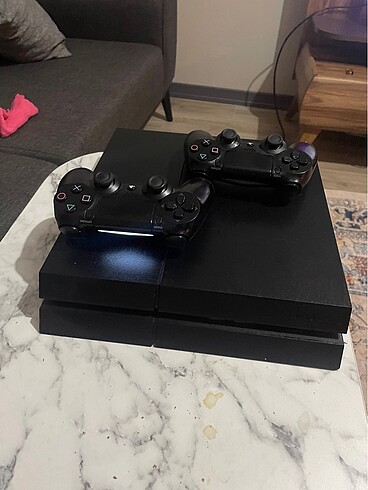 PS 4 İKİ KOL 500 GB ACİLİYETLİ SATILIK
