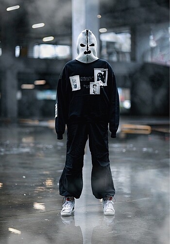 Lonerise maskeli hoodie