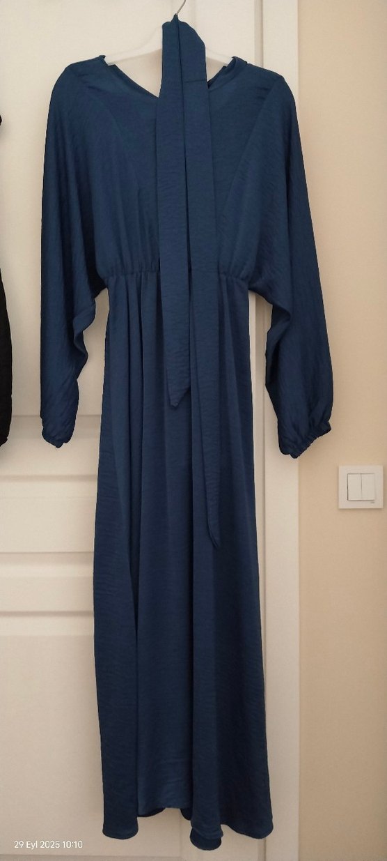 Siyah İşlemeli Uzun Kollu Kadın Abiye Elbise - Görsel 3