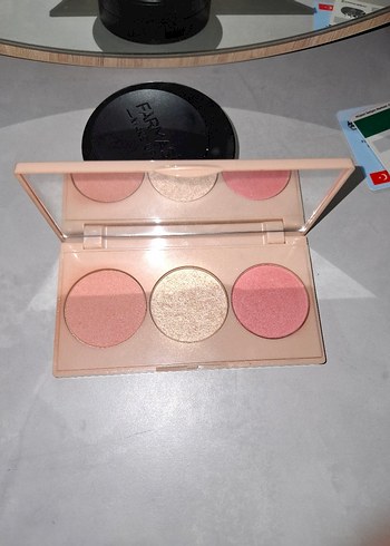 Bej Tonlarda Açık Renk Allık Paleti - Görsel 2