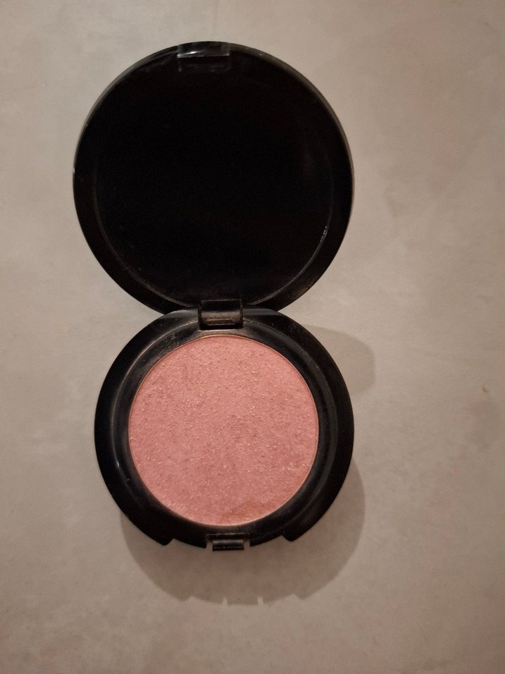 Farmasi açık pembe yansımalı allık - Görsel 3