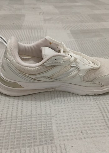 Beyaz Bağcıklı Kadın Spor Ayakkabı - Görsel 3