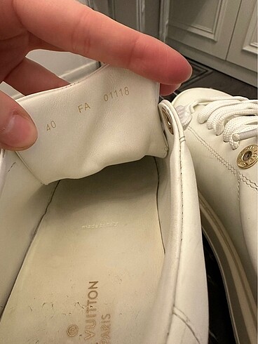 40 Beden beyaz Renk Louis vuitton sneakers