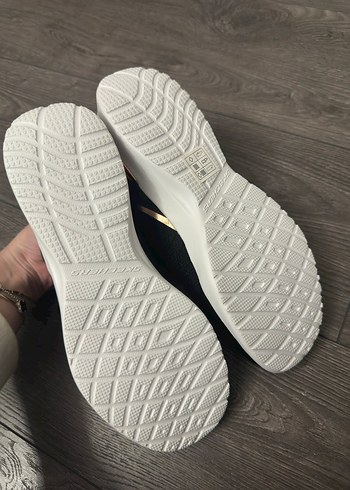 Skechers Siyah Dolgu Topuklu Spor Ayakkabı - Görsel 3