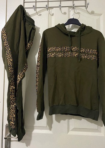 Haki 
Kapüşonlu Yılan Desenli Sweatshirt - Görsel 2