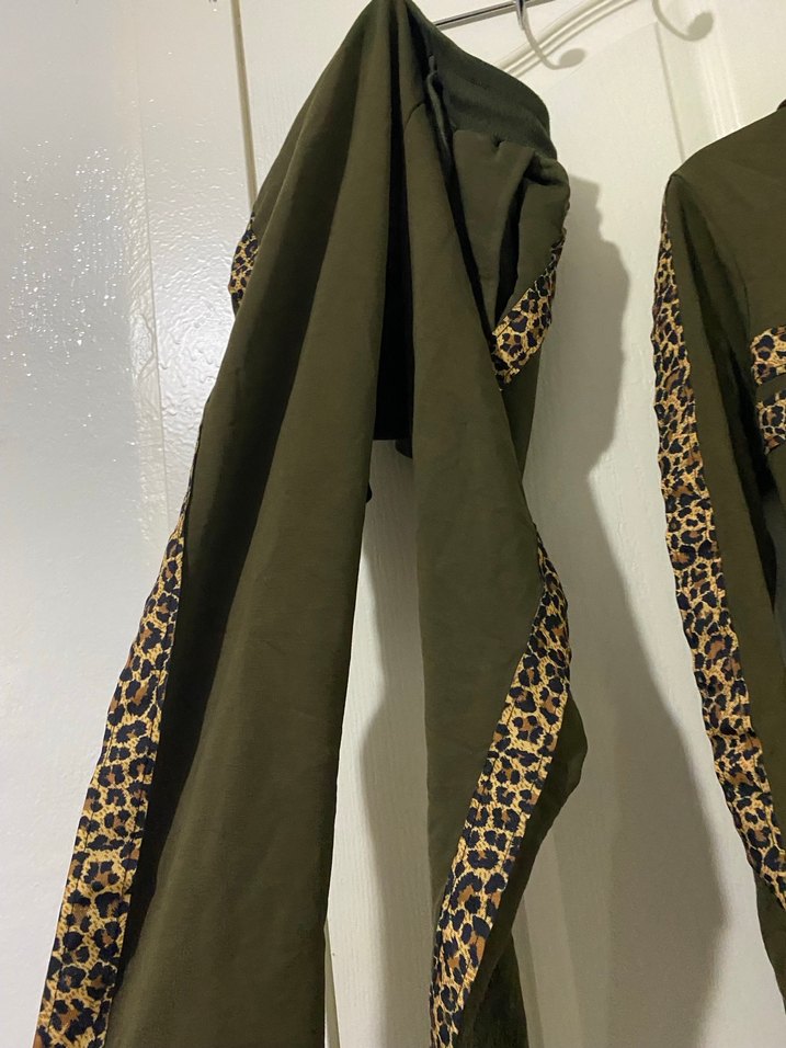 Haki 
Kapüşonlu Yılan Desenli Sweatshirt - Görsel 4