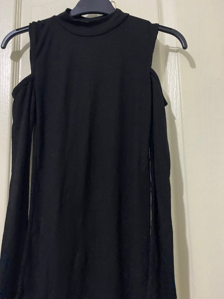 Yüksek Yakalı Siyah Bluz - Görsel 3