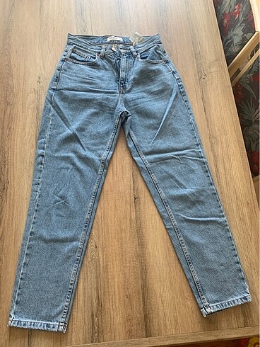 Pull and bear mom jeans