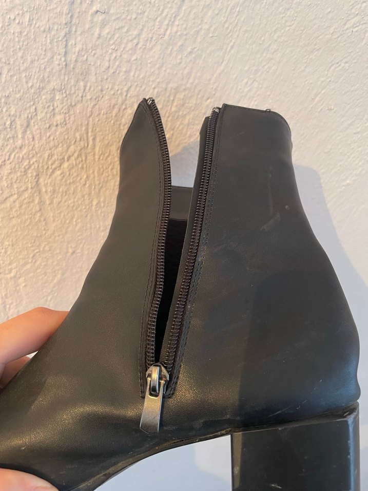 Siyah Minimalist Kadın Topuklu Bot - Görsel 5