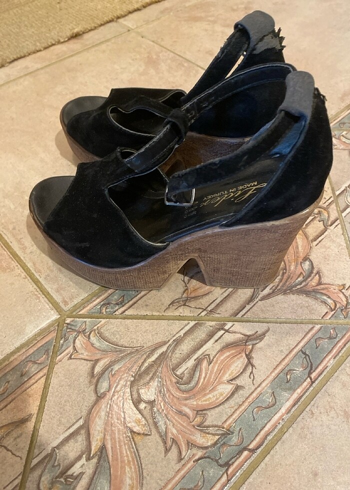 Dolgu topuk ayakkabı - Görsel 3