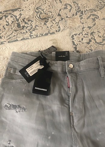 Gri Yırtık Detaylı Loose Fit Denim Şort - Görsel 2