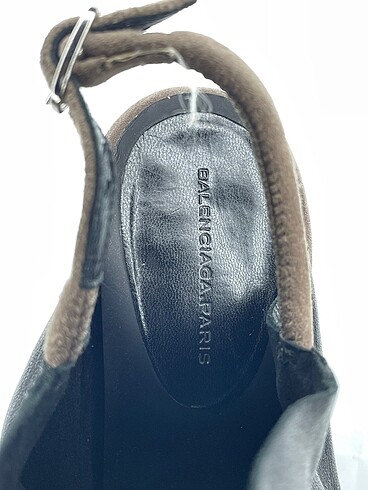 40 Beden siyah Renk Balenciaga Platform %70 İndirimli.