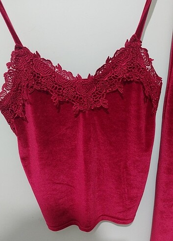 Diğer Kadife Askılı pijama takımı 
