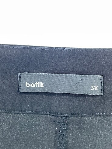 38 Beden siyah Renk Batik Kumaş Pantolon %70 İndirimli.