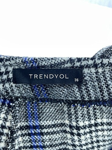 36 Beden çeşitli Renk Trendyol & Milla Kısa Salopet %70 İndirimli.