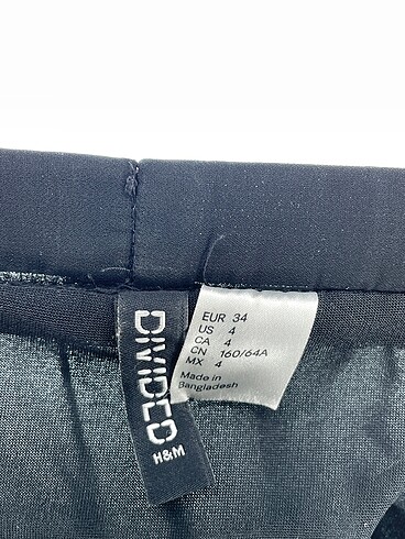 34 Beden siyah Renk H&M Mini Etek %70 İndirimli.