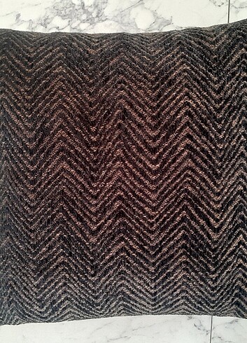 iki dekoratif yastık. Doğtaş markası. Boyut 45×45. kaliteli