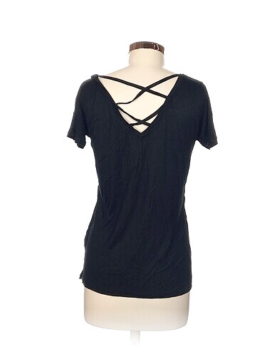 m Beden Diğer T-shirt %70 İndirimli.