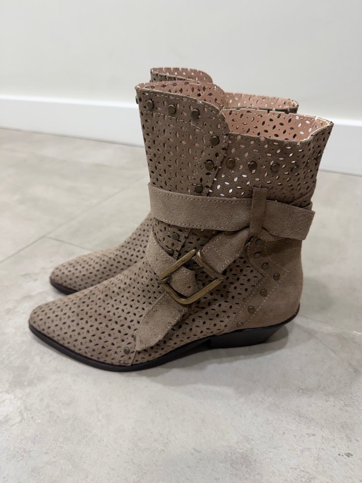 Bej Süet Tokalı Kadın Dolgu Topuk Bot - Görsel 2