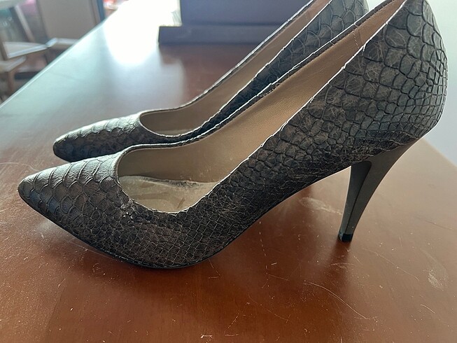 40 Beden Gri Yılan Derisi Stiletto