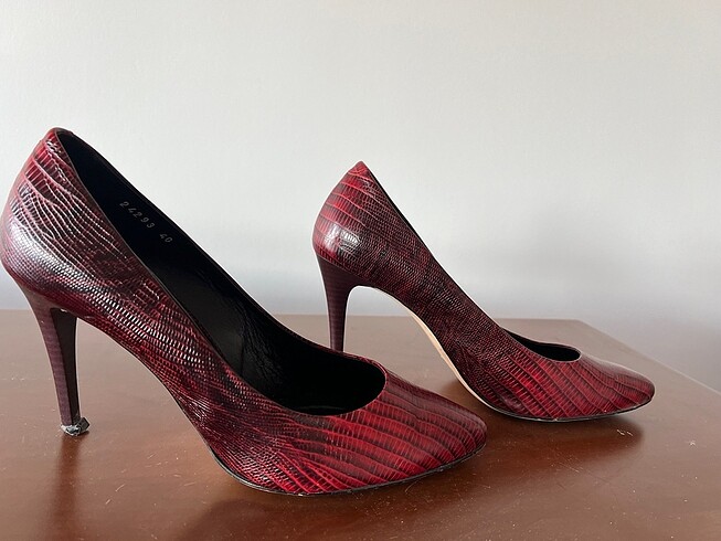 40 Beden Hotiç Kırmızı Yılan Derisi Stiletto