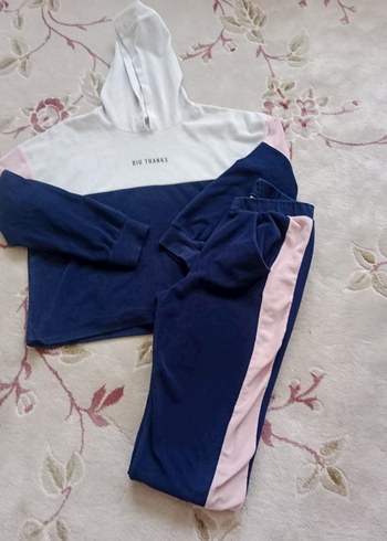 Mavi ve Pastel Renkli Kız Sweatshirt ve Eşofman Takımı