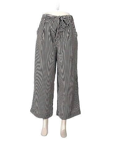 Zara Düz Kesim %70 İndirimli.