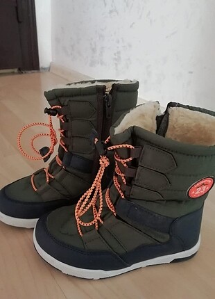 Erkek çocuk bot