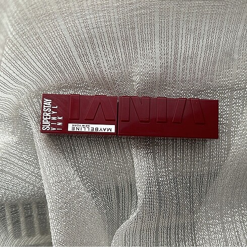 Maybelline vinyl ink 55 royal ruj