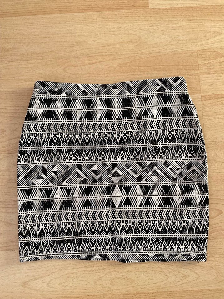 Bershka Örgü Desenli Siyah Mini Etek - Görsel 2