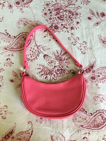 pembe çanta