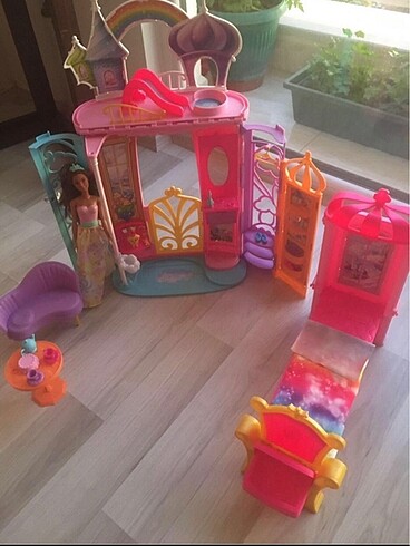 Barbie evi