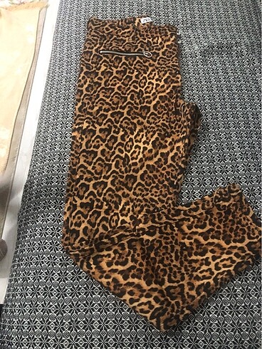 Zara Zara leopar pantolon