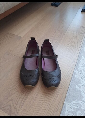 37,5 Beden kahverengi Renk Lacoste babet ????