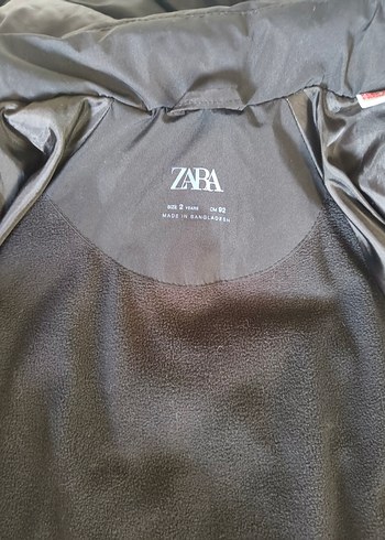 Zara Çocuk Siyah Kapüşonlu Şişme Mont - Görsel 4