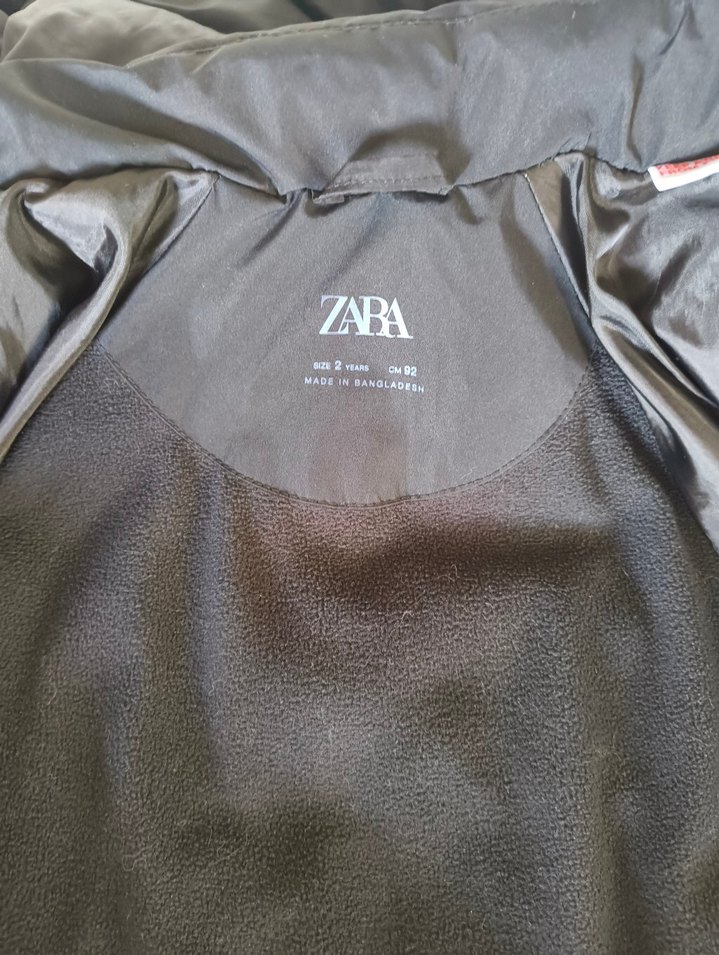 Zara Çocuk Siyah Kapüşonlu Şişme Mont - Görsel 4