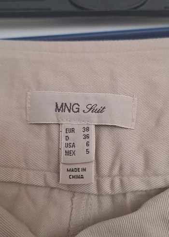 38 Beden Bej Kemerli Şort