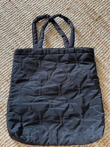 Stradivarius kapitone tote çanta