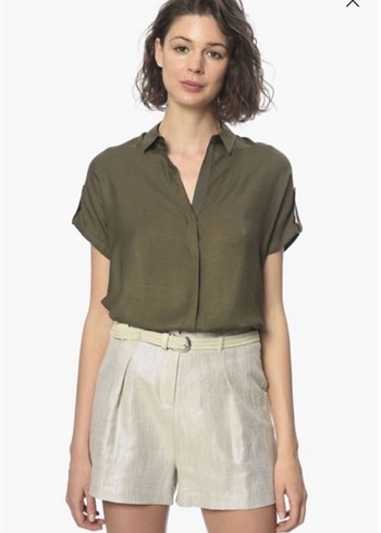 V Yaka Kısa Kollu Haki Kadın Gömlek - Görsel 2