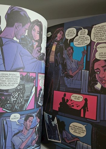 Beden Melissa de la Cruz - Gotham Lisesi