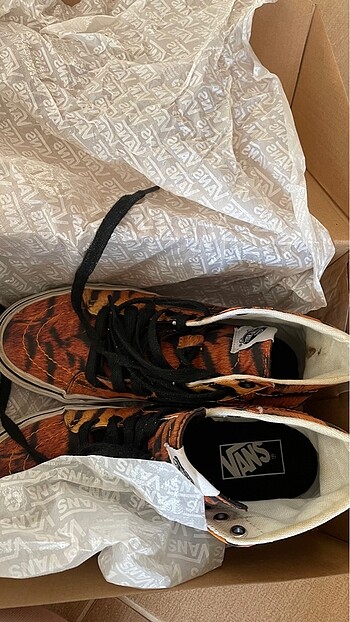 37 Beden Vans Tiger Kaplan Desenli