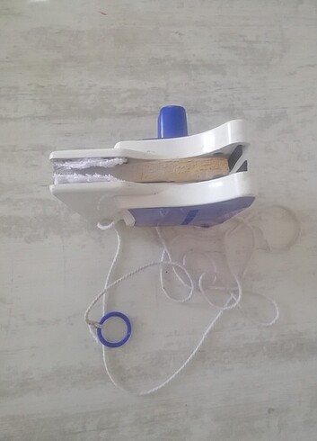 cama çıkmaya gerek yok. mıknatıslı cam silme 