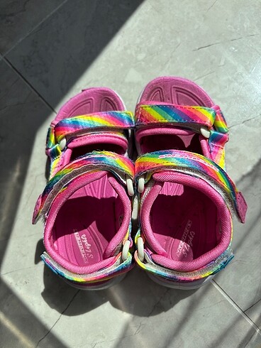 25 Beden Skechers kız çocuk sandalet