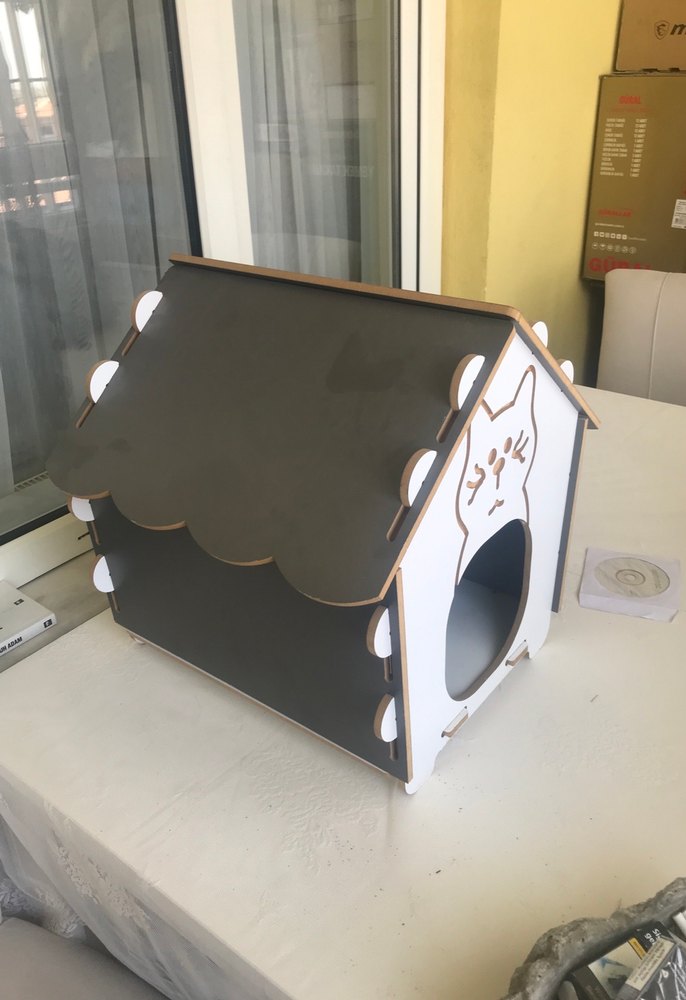 Beyaz ve Gri Kedi Evi - Görsel 2