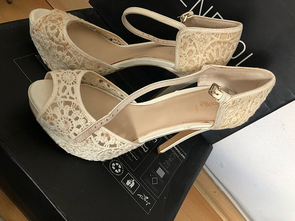 Bershka Beyaz dantelli ayakkabı